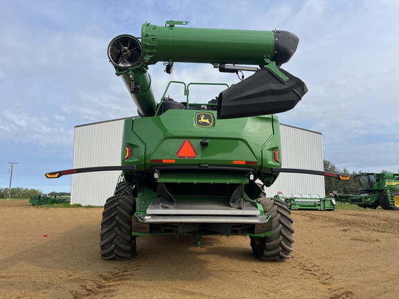 Used 2022 John Deere X9 1100 Combines at Horizon Ag & Turf in High Prairie, AB - Photo6