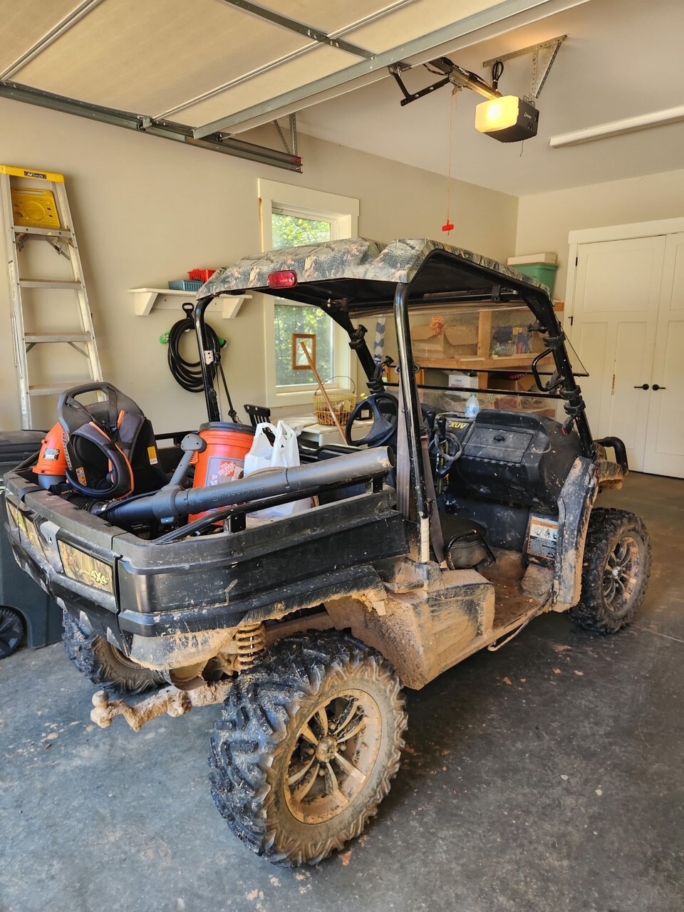 2017 John Deere XUV 590i Image 3
