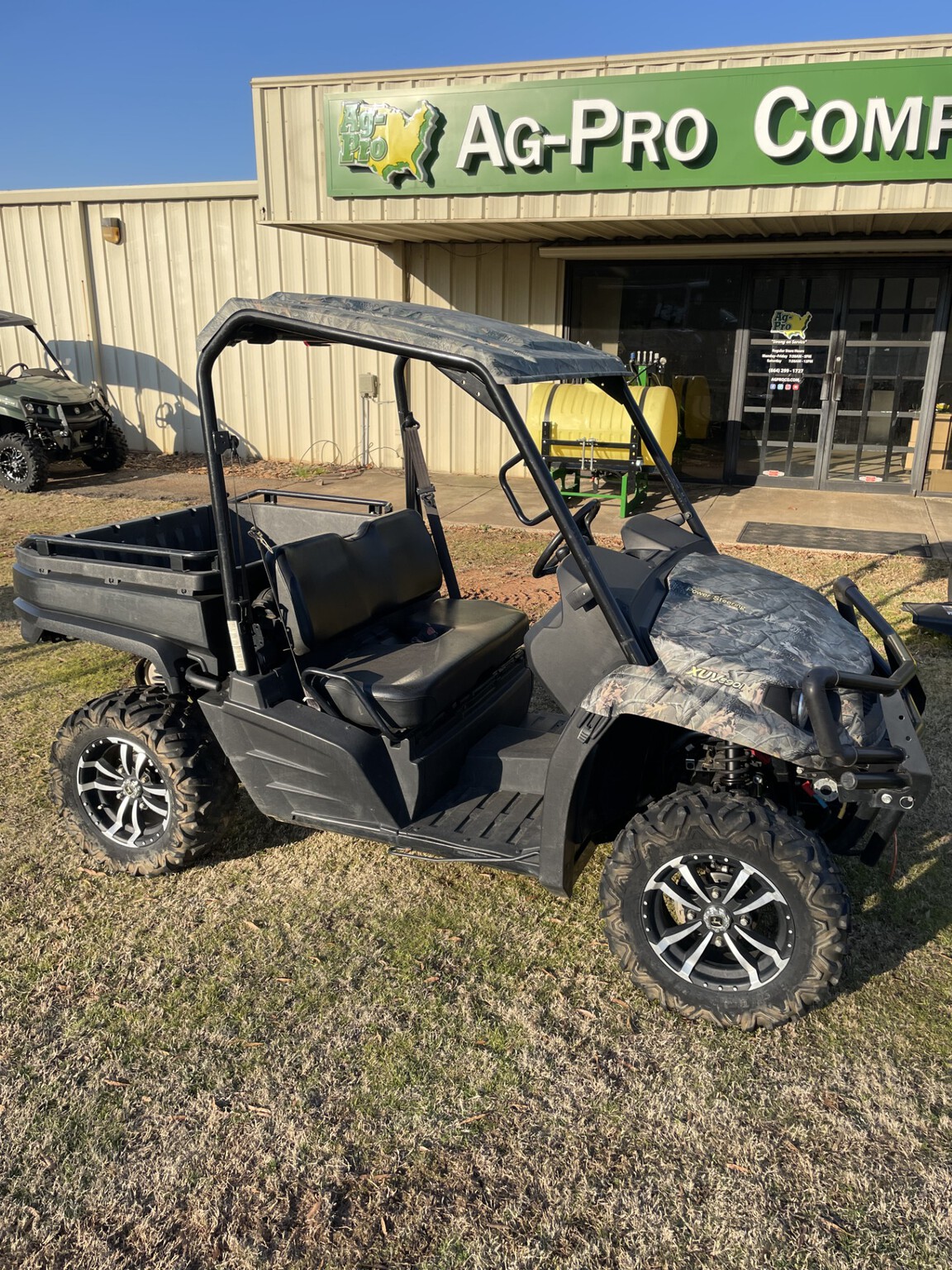2017 John Deere XUV 590i Image 1
