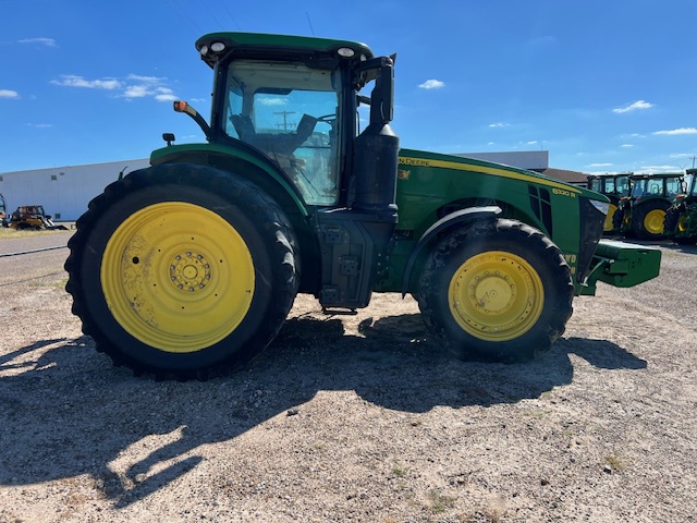 2018 John Deere 8320R Image 3