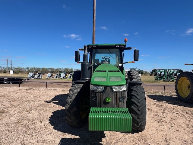 2018 John Deere 8320R Image 8