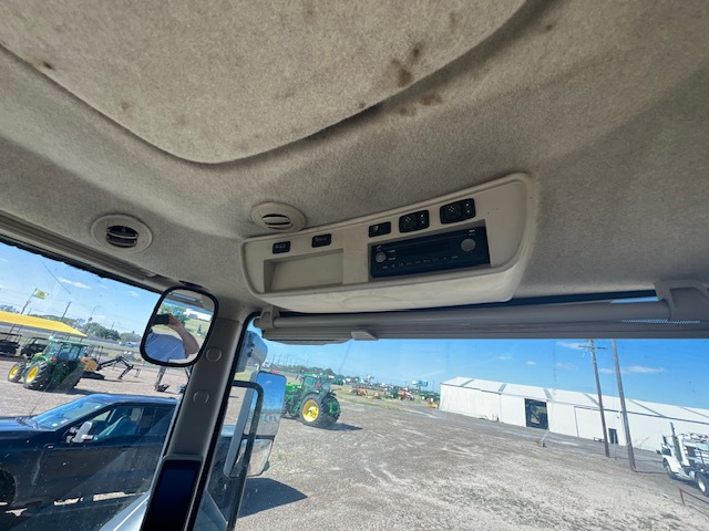 2018 John Deere 8320R Image 10