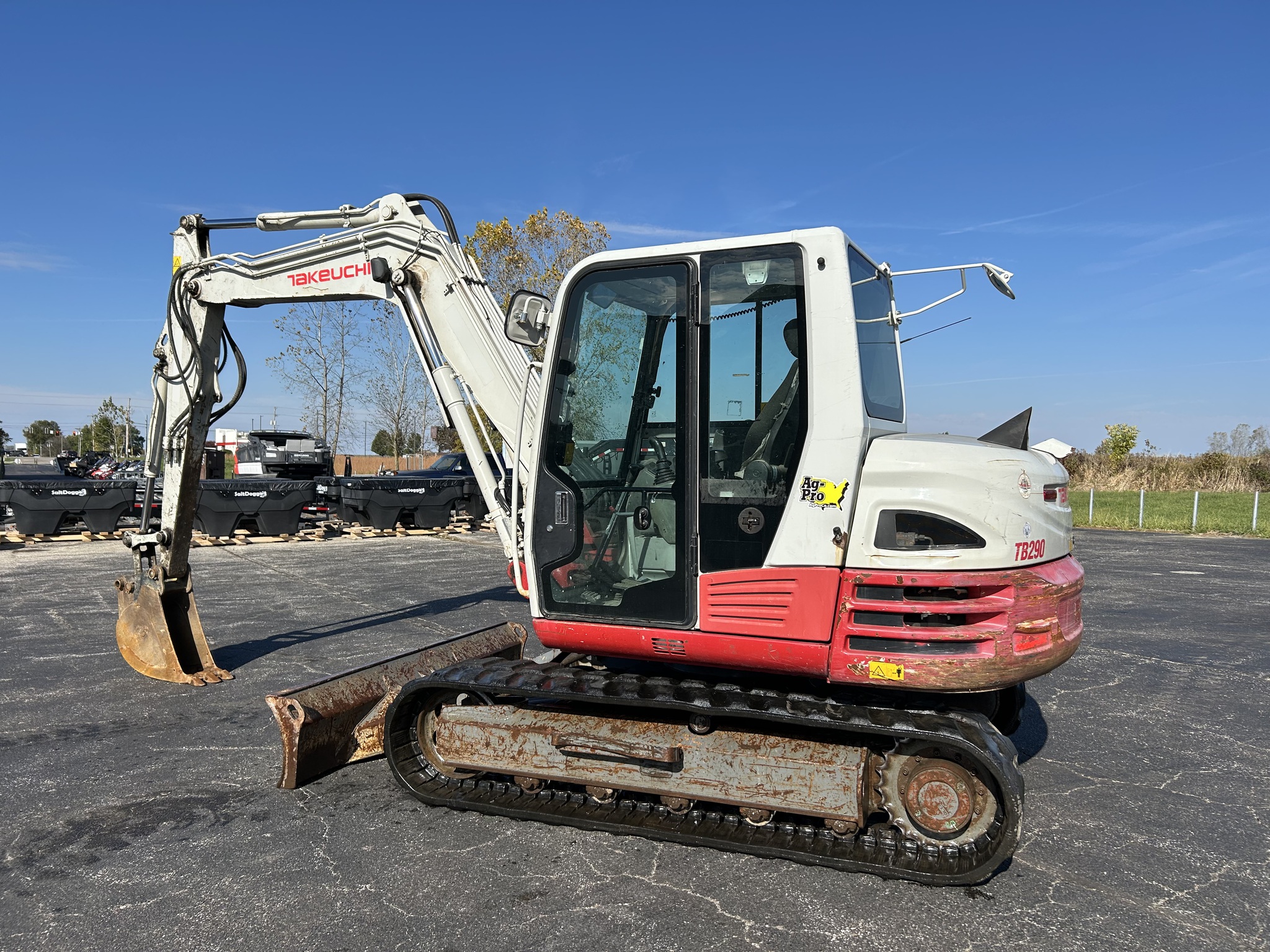 2017 Takeuchi TB290 Image 2