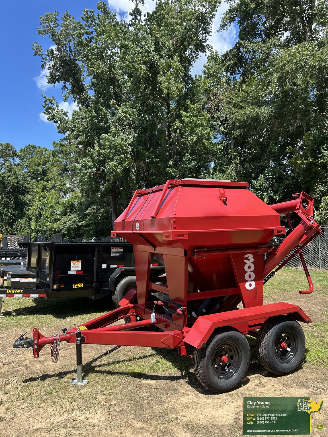 2025 John Deere 3000LB Image 2