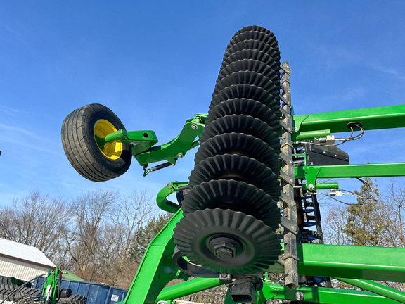 2022 John-Deere 2660VT