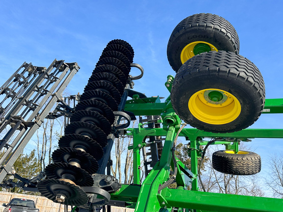 2022 John-Deere 2660VT