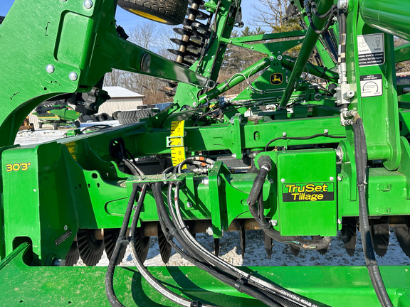 2022 John-Deere 2660VT
