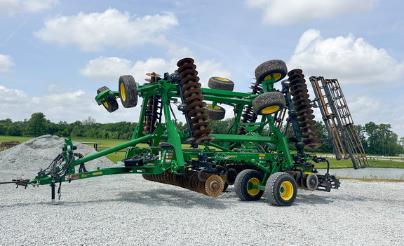 2022 John-Deere 2660VT