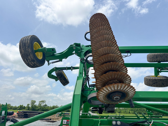 2022 John-Deere 2660VT