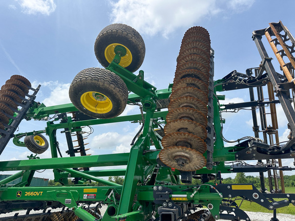 2022 John-Deere 2660VT