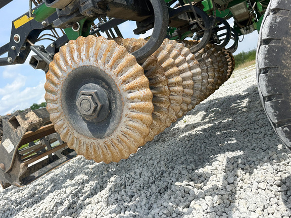 2022 John-Deere 2660VT