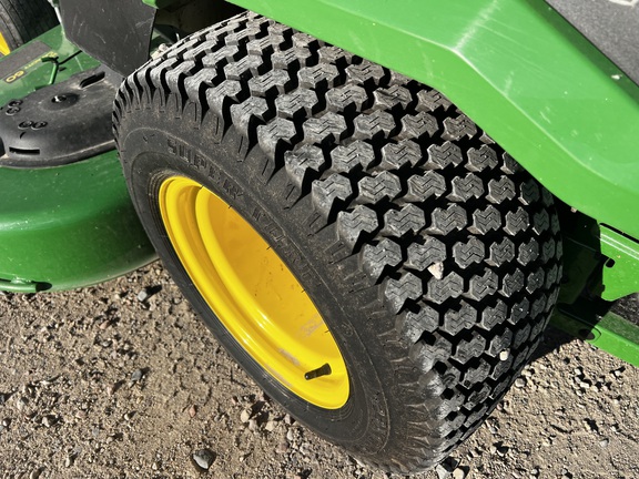 2025 John Deere Z530R - Photo12