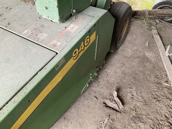 Photo of 2012 John Deere 946