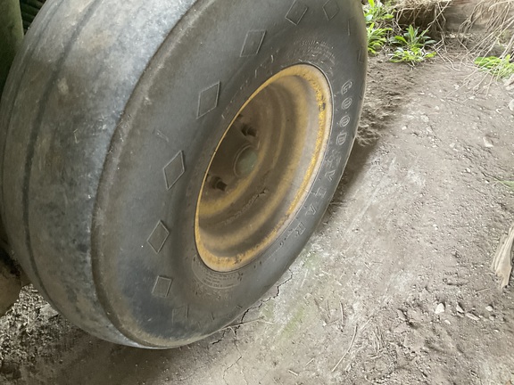 Photo of 2012 John Deere 946