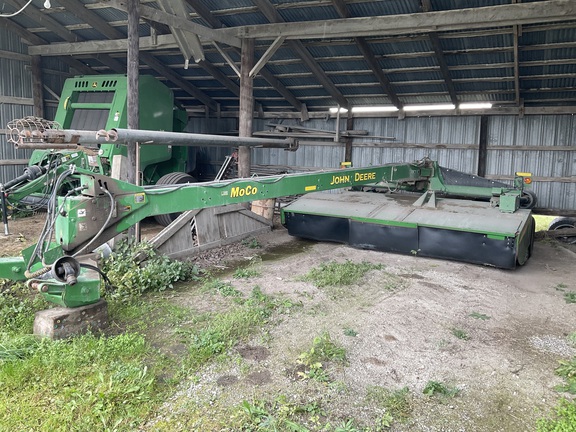 Photo of 2012 John Deere 946