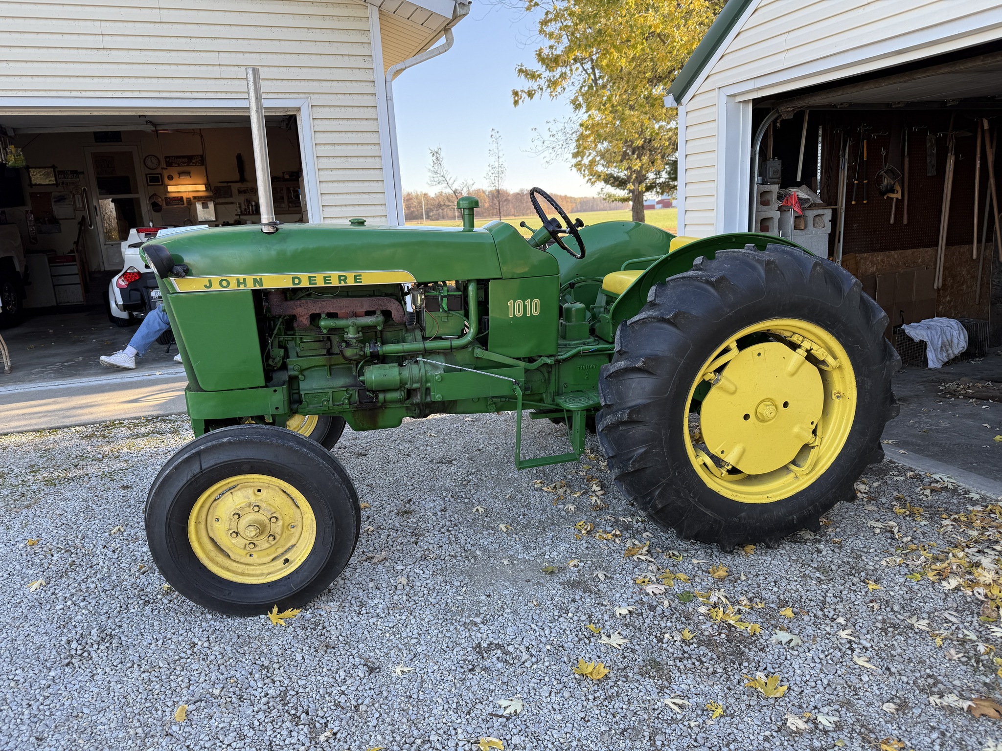 1963 John Deere 1010 Image 2