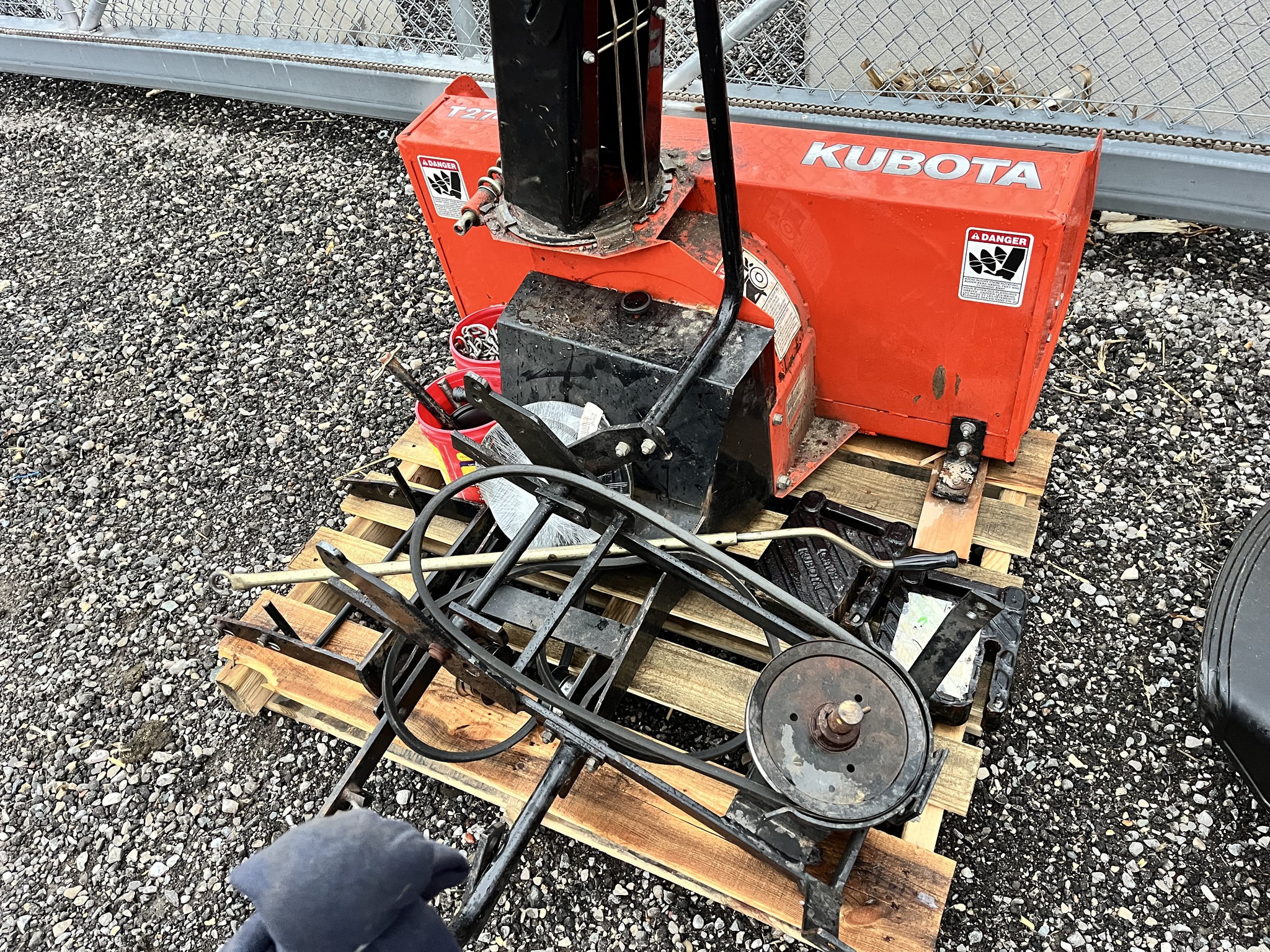 2006 Kubota T1670 Image 6