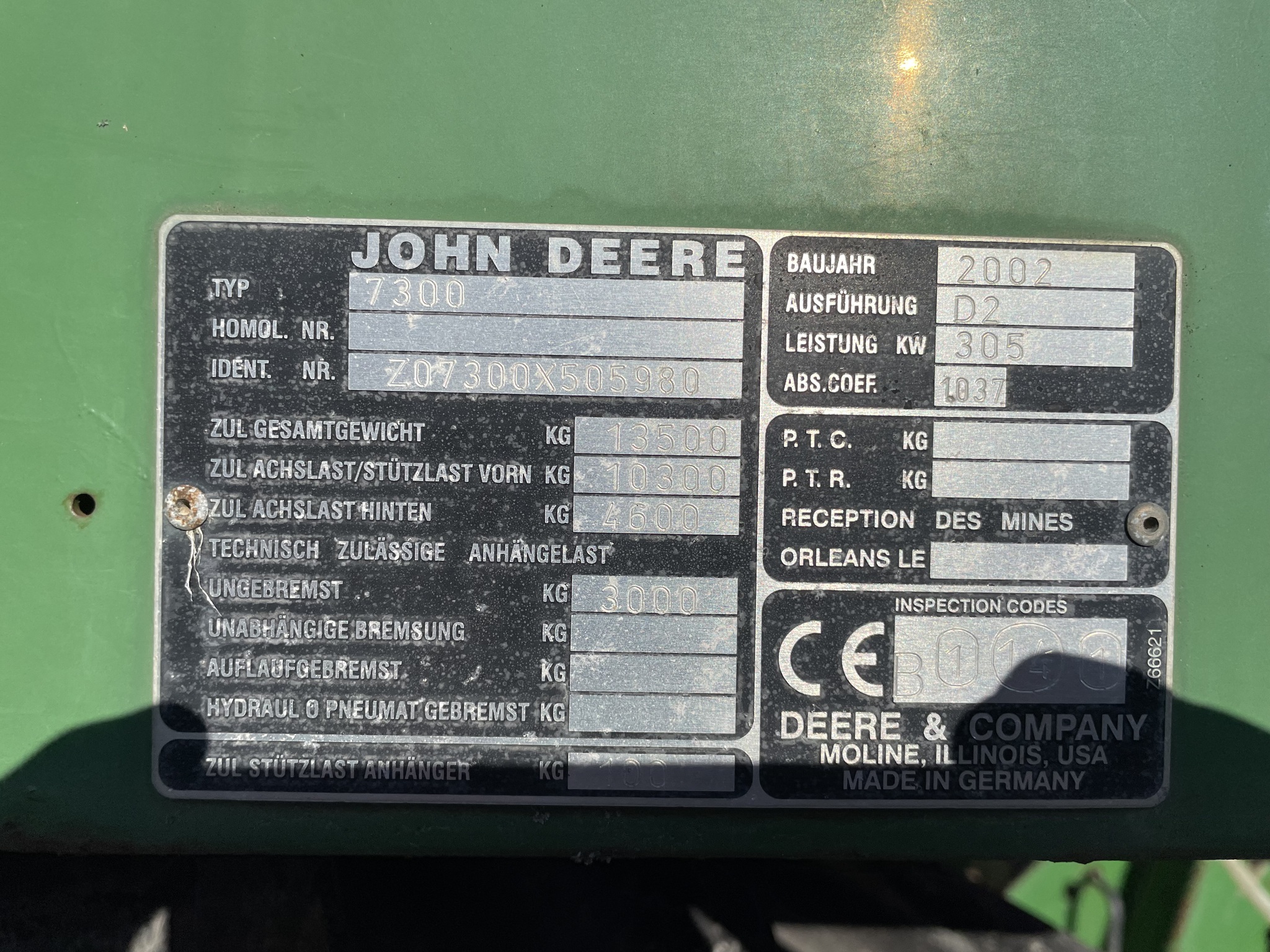 2002 John Deere 7300 Image 12