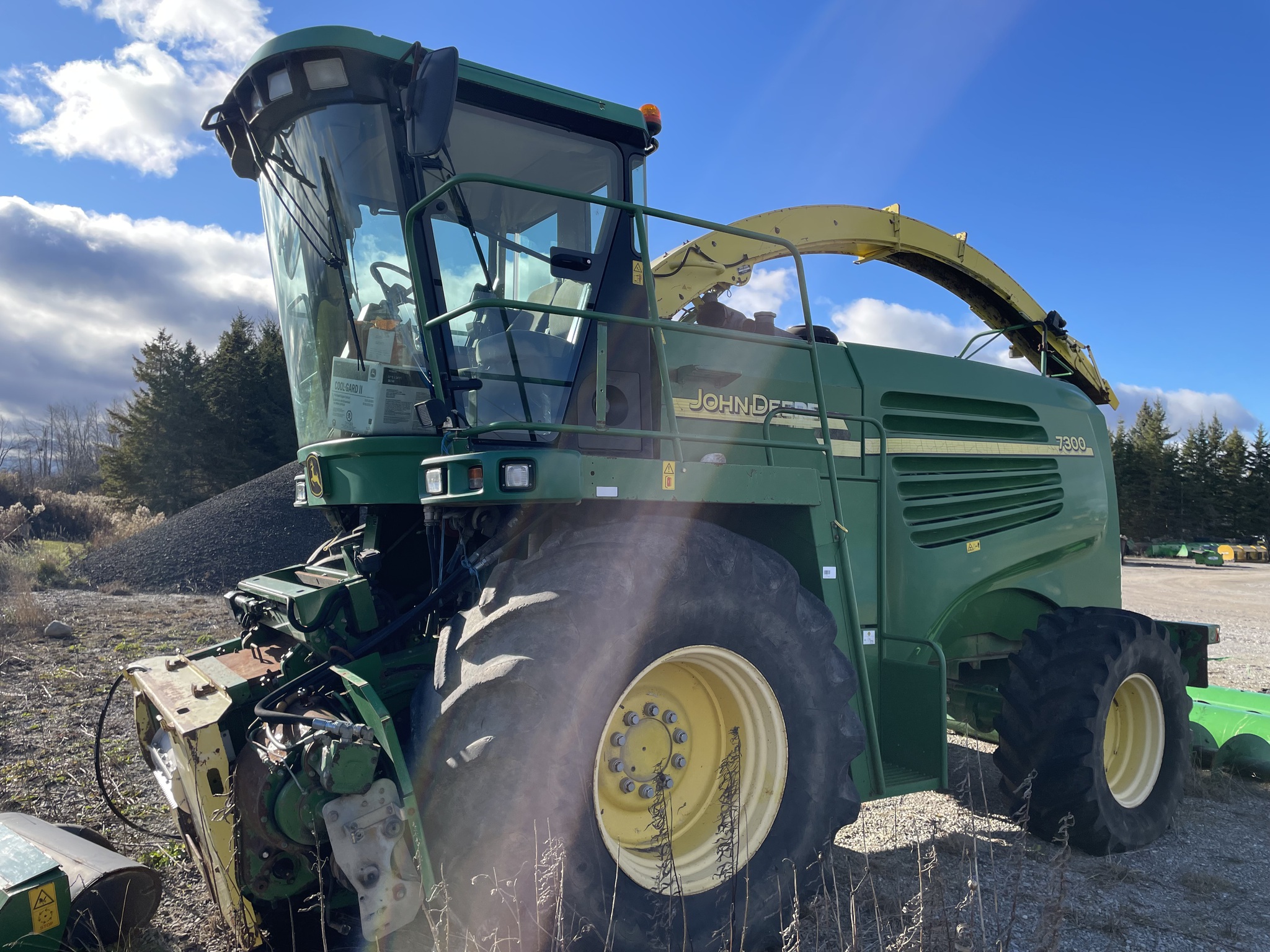 2002 John Deere 7300 Image 4