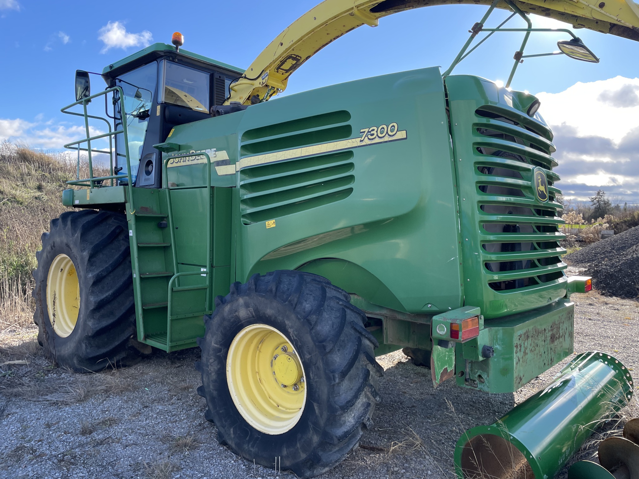 2002 John Deere 7300 Image 5