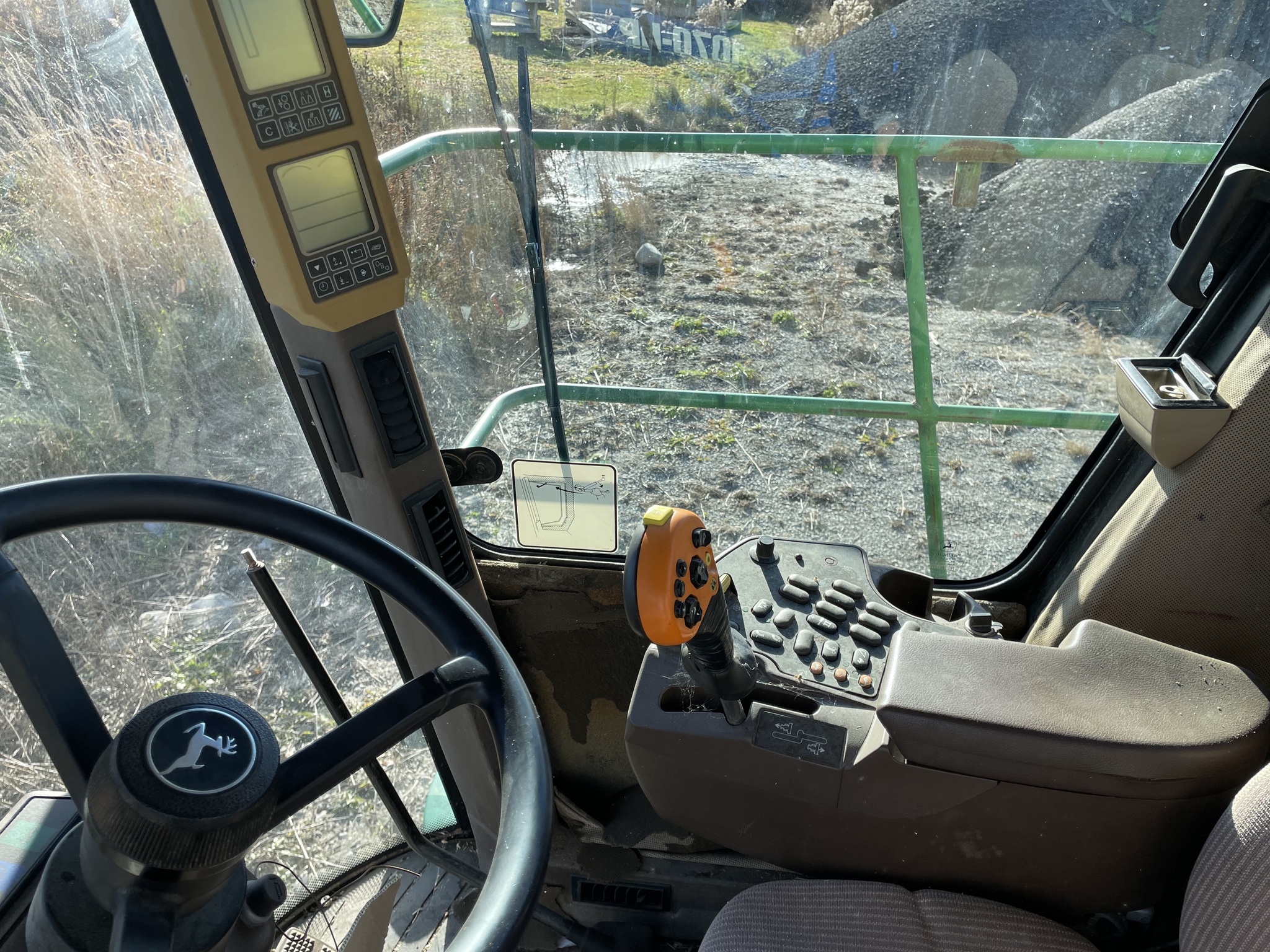 2002 John Deere 7300 Image 11