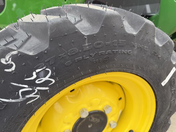 2025 John Deere 3038E - Photo8