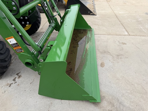 2025 John Deere 3038E - Photo17