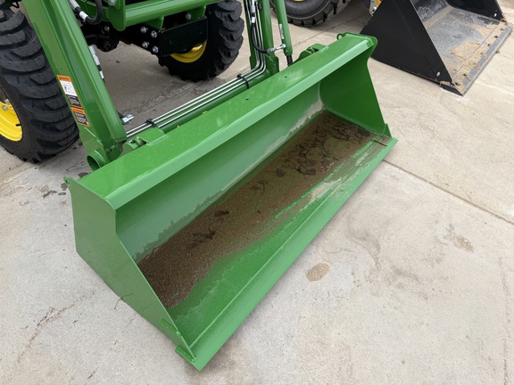 2025 John Deere 3038E - Photo18