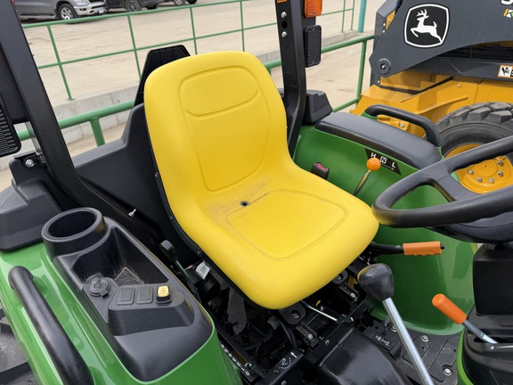 2025 John Deere 3038E - Photo21