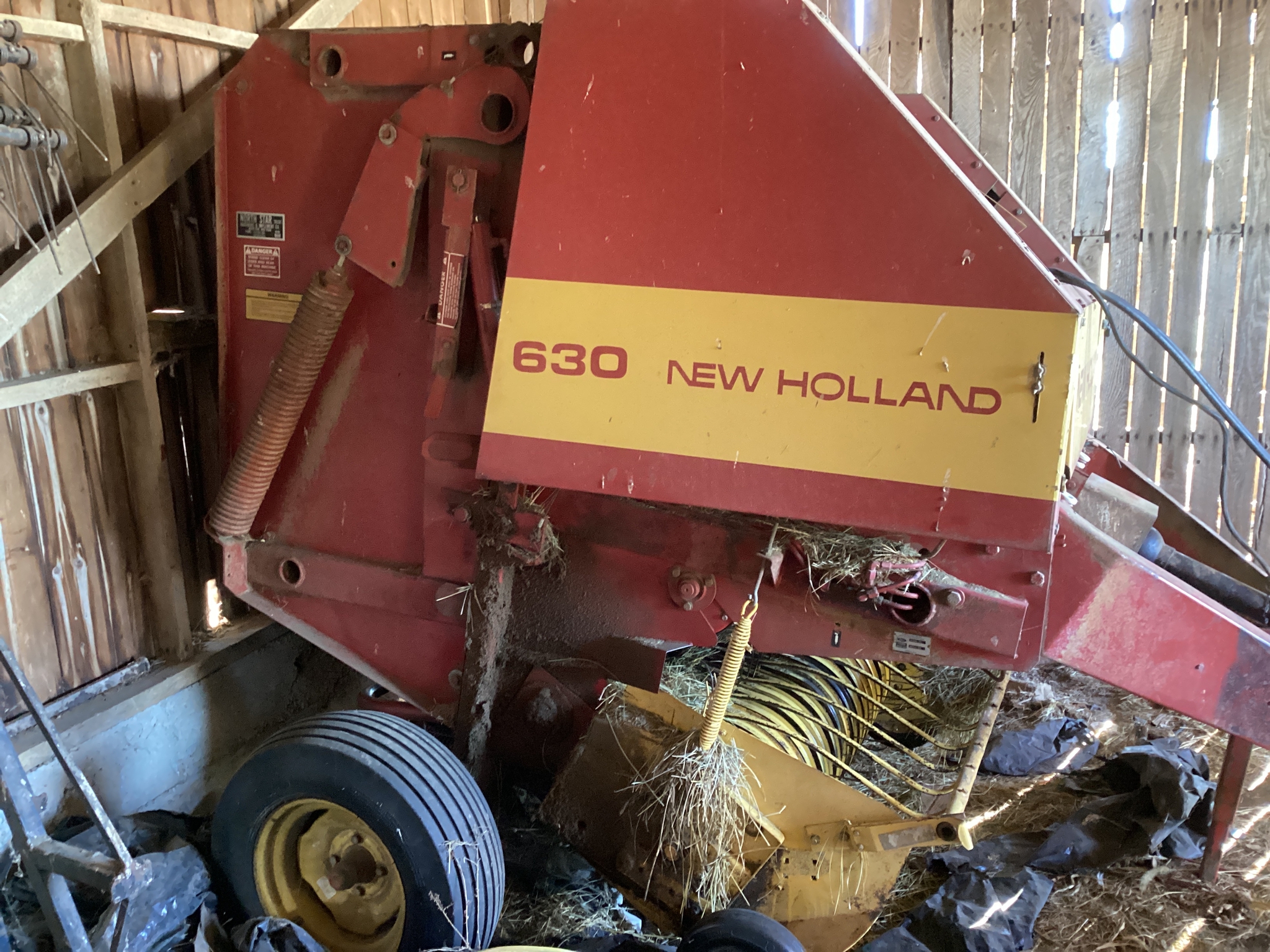 1992 New Holland 630 Image 2