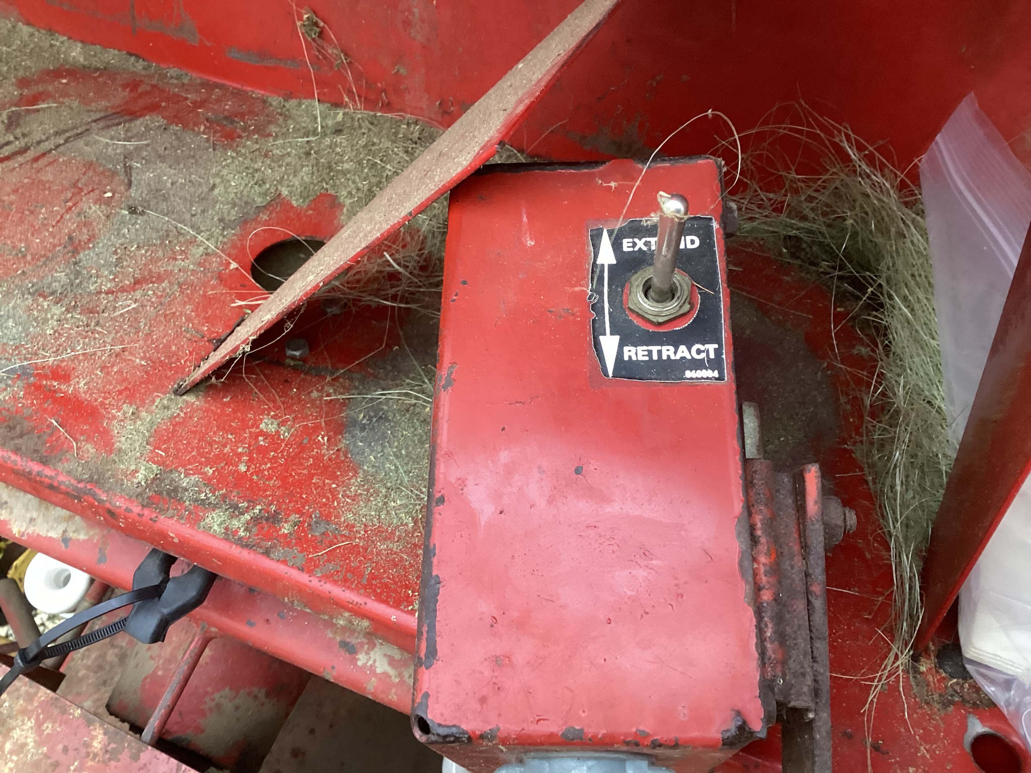 1992 New Holland 630 Image 9