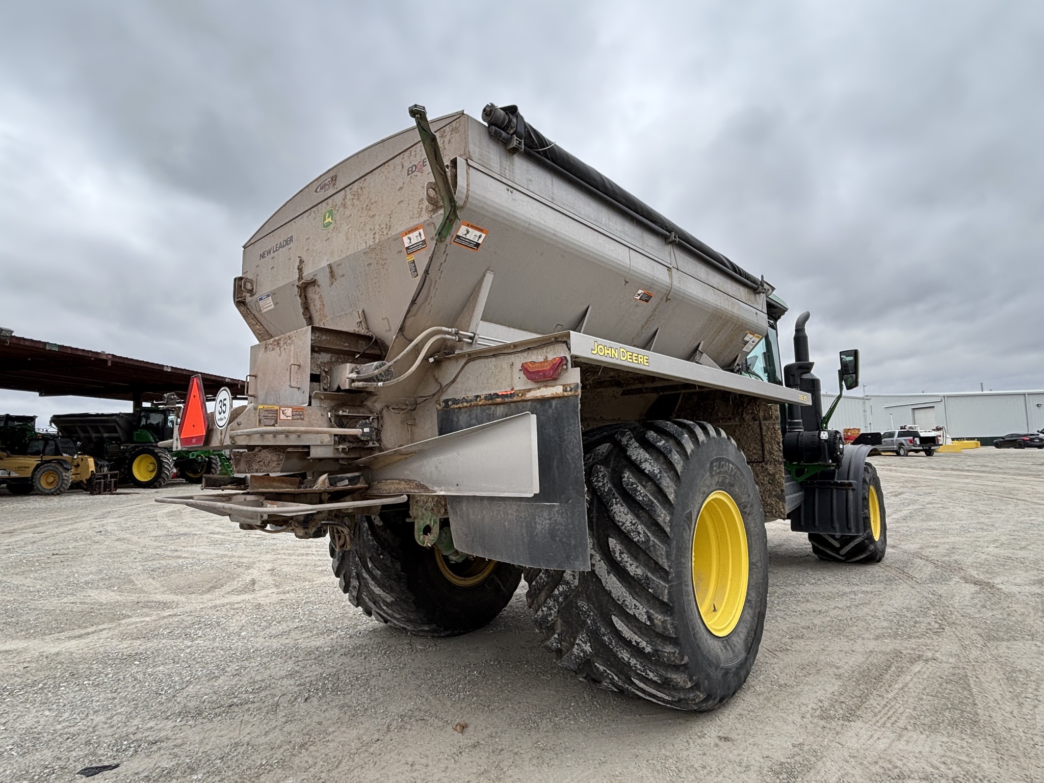 Used 2023 John Deere 800R Self Propelled Applicators at Koenig Equipment in Greenfield, IN - PhotoXL4