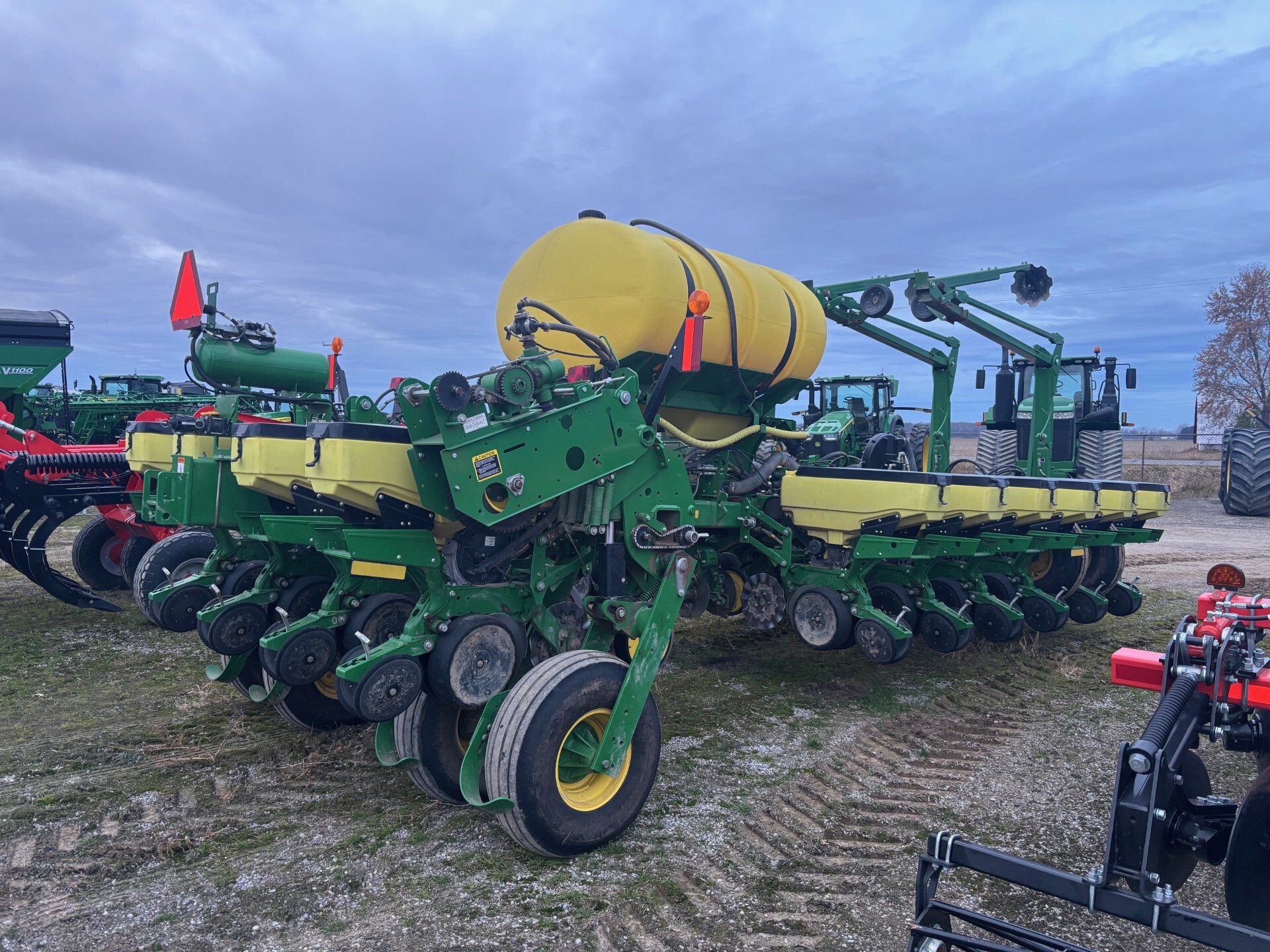 2019 John Deere 1775NT Image 1