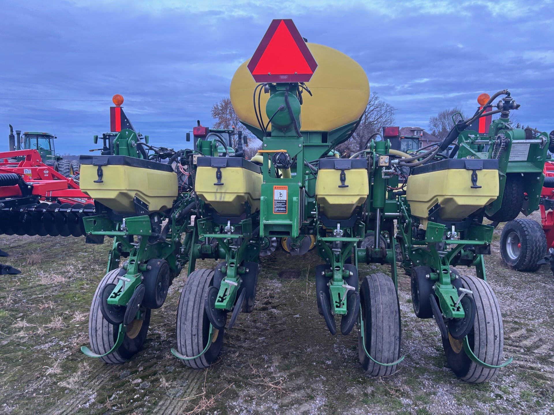 2019 John Deere 1775NT Image 2
