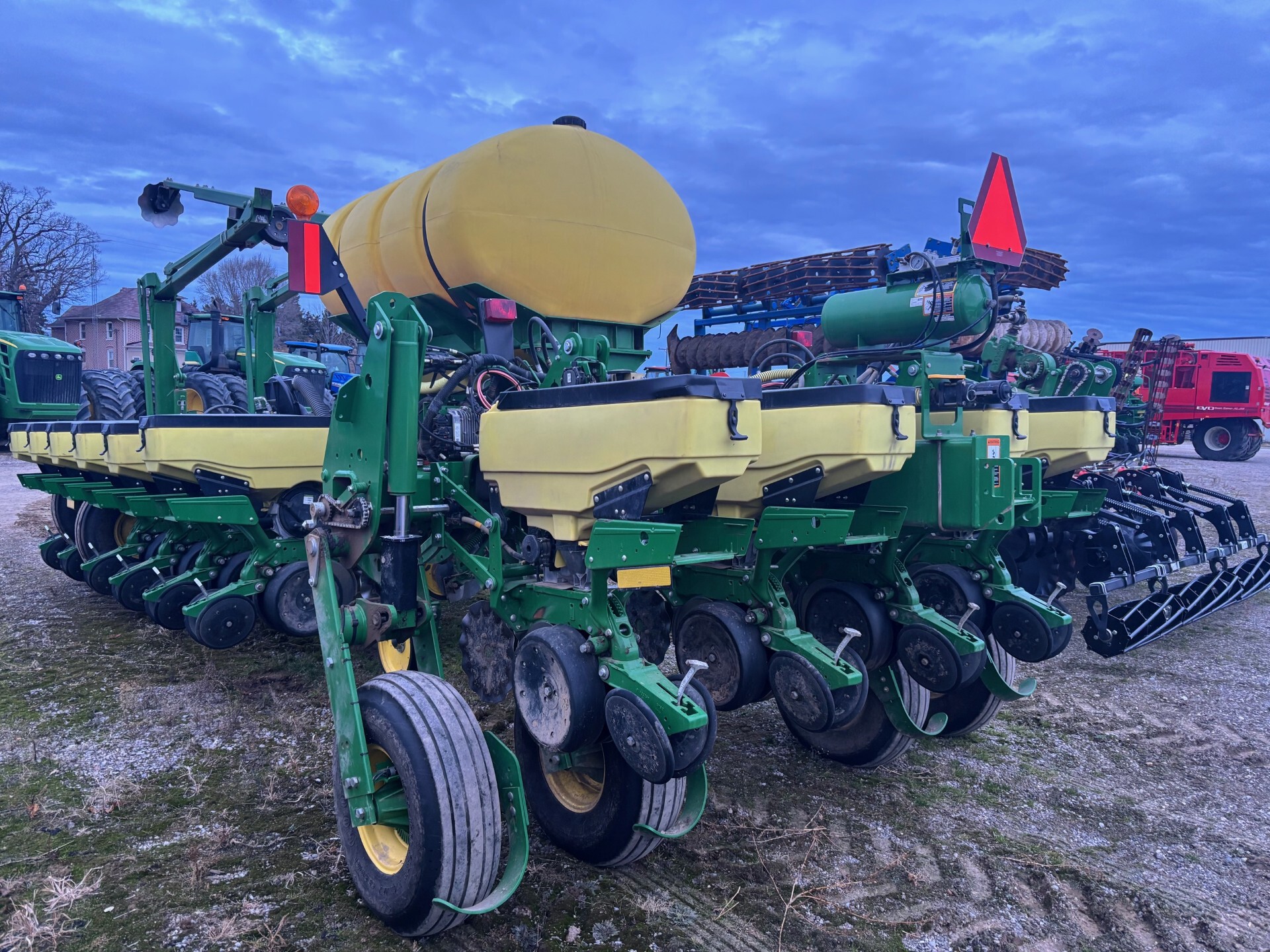 2019 John Deere 1775NT Image 3