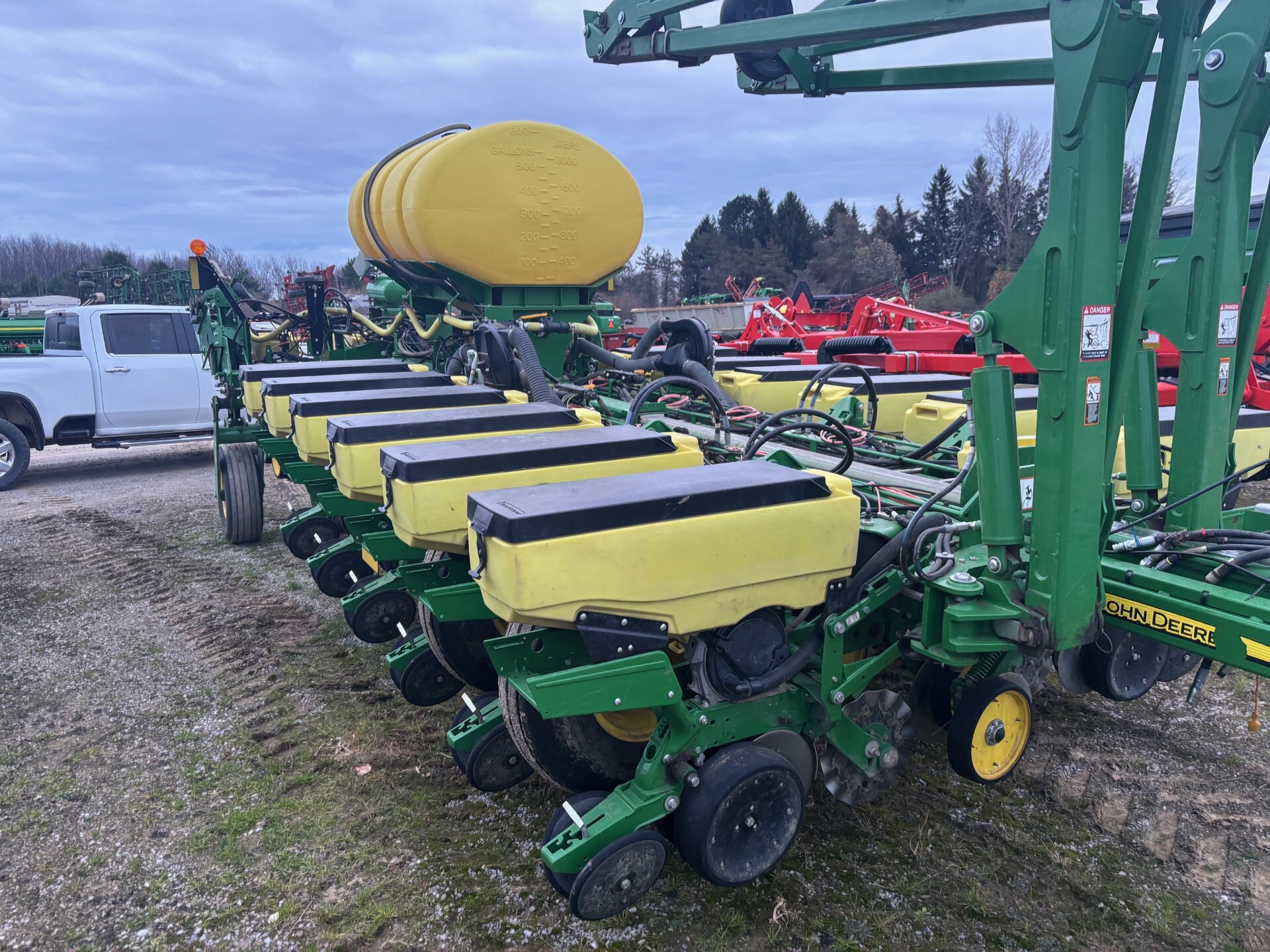 2019 John Deere 1775NT Image 8