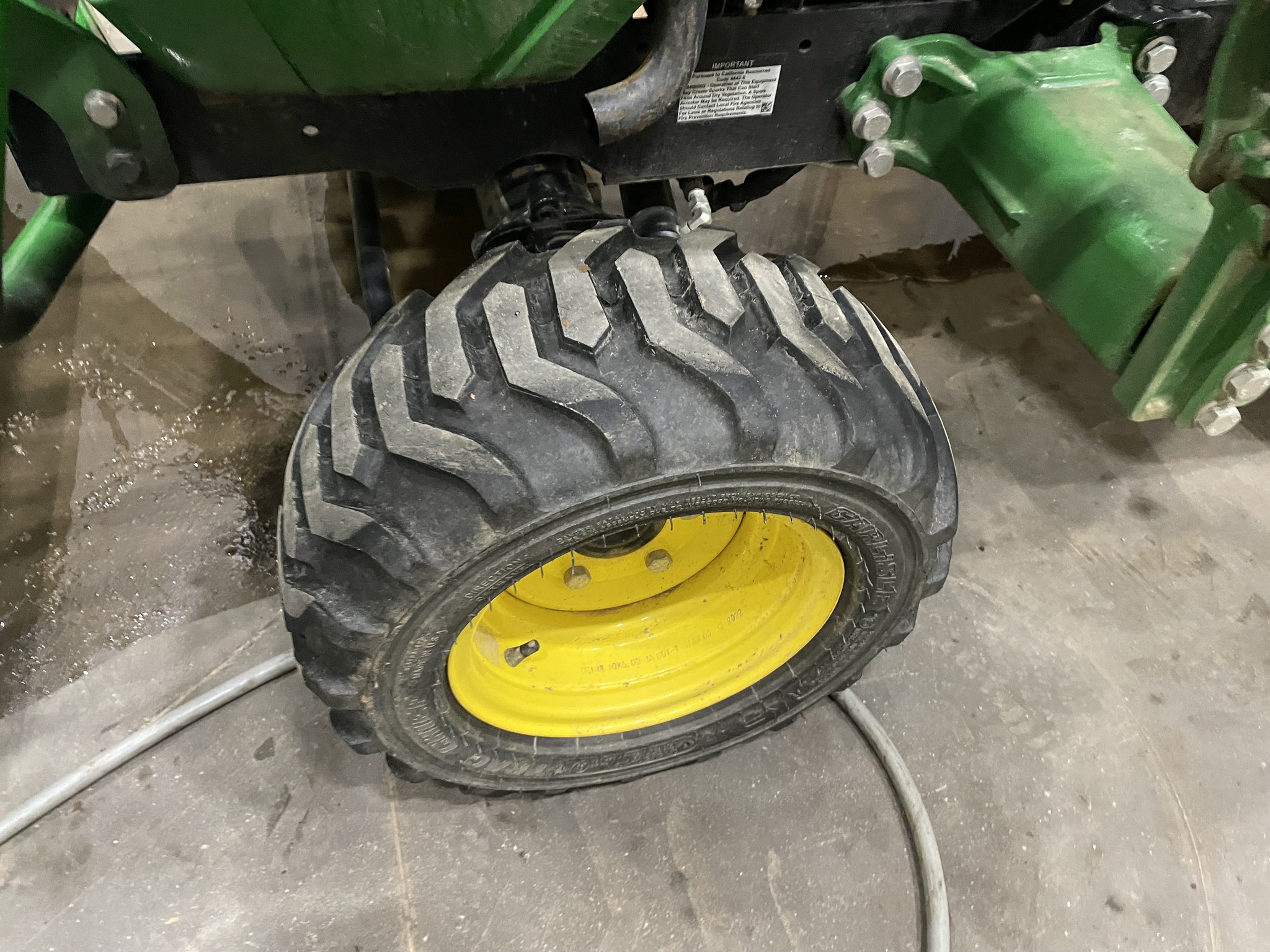 2023 John Deere 1025R Image 7