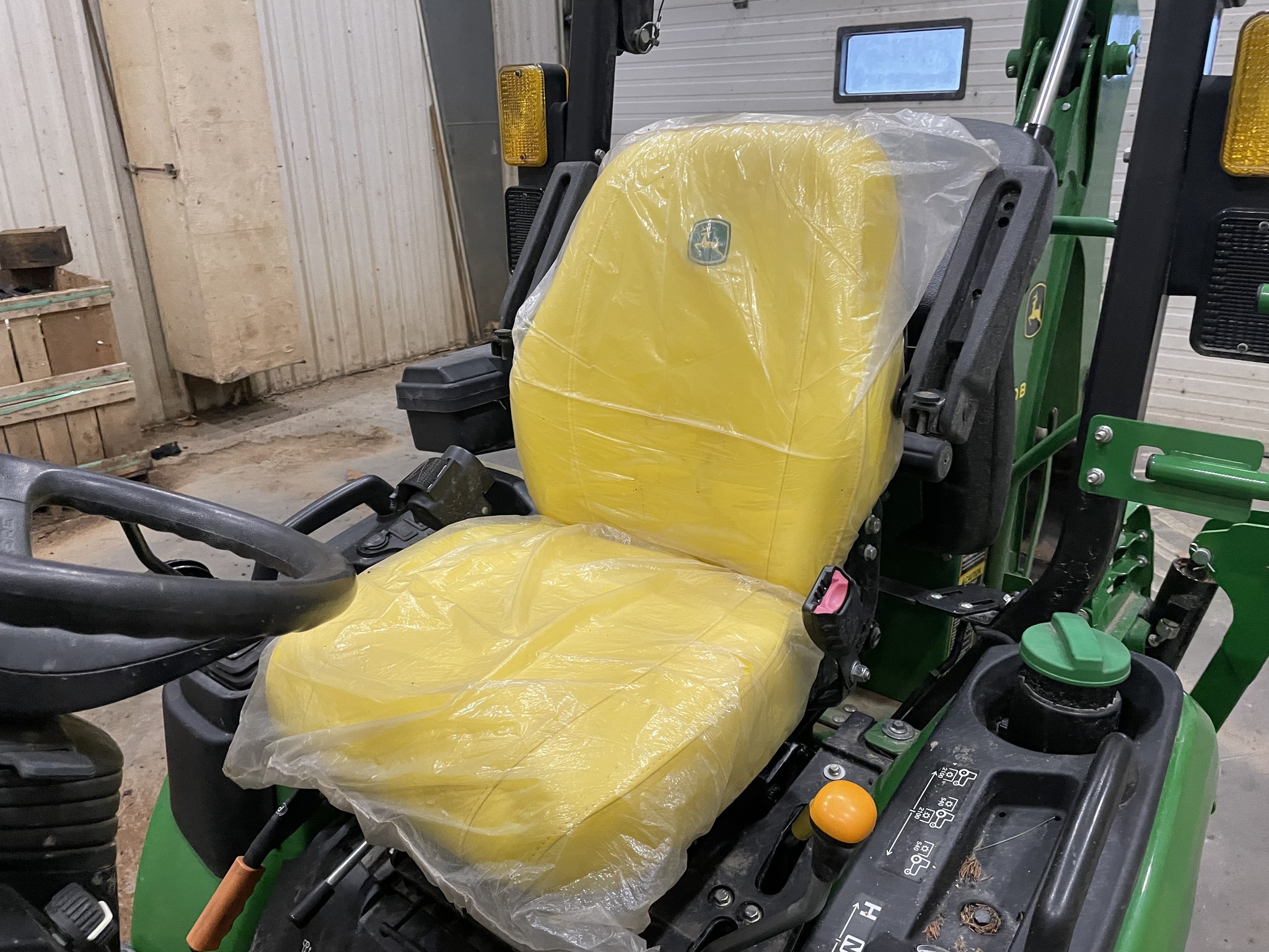 2023 John Deere 1025R Image 13