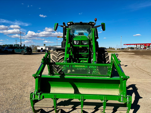2025 John Deere 6R 250