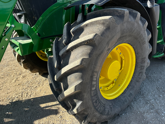 2025 John Deere 6R 250