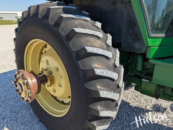 Photo of 1983 John Deere 4650