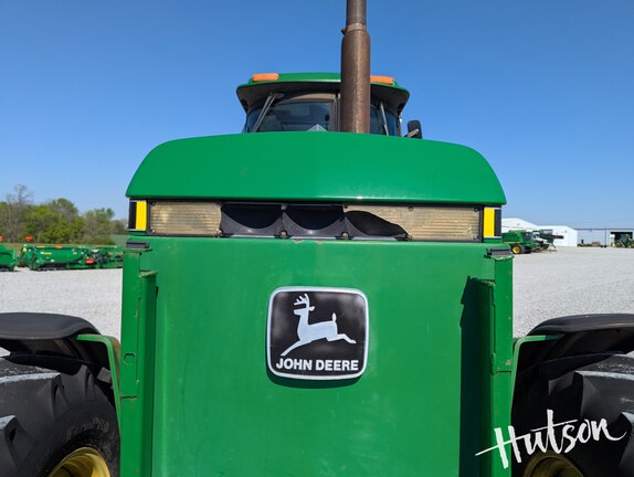 Photo of 1983 John Deere 4650