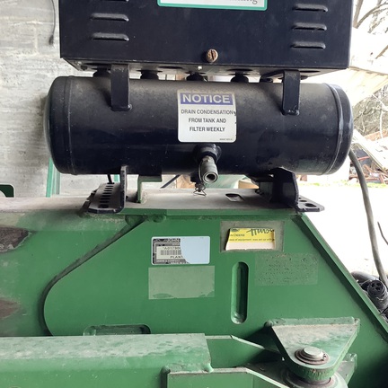 Photo of 2010 John Deere 1790