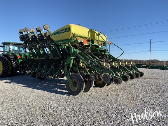 Photo of 2010 John Deere 1790