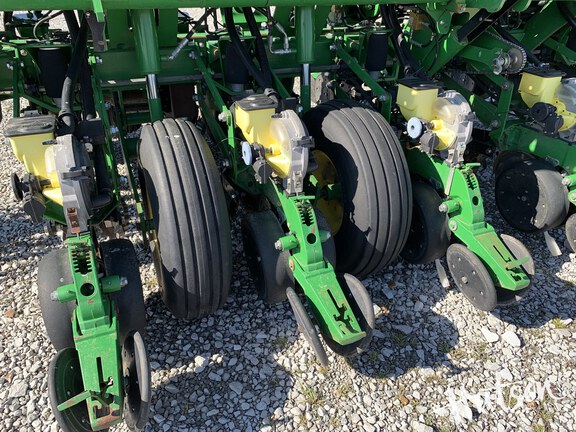 Photo of 2010 John Deere 1790