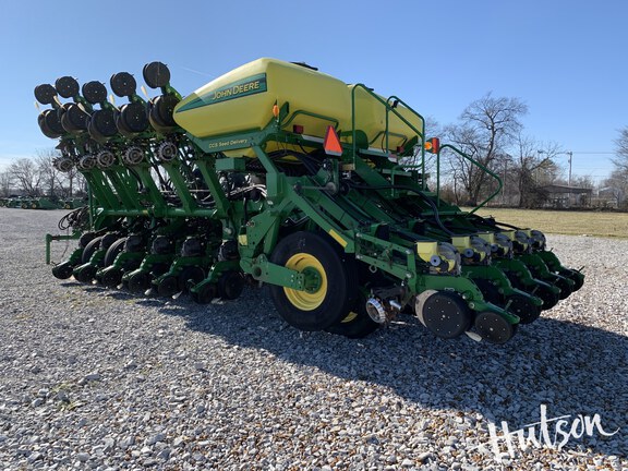 Photo of 2010 John Deere 1790