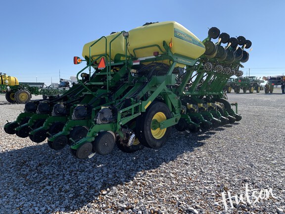 Photo of 2010 John Deere 1790