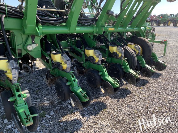 Photo of 2010 John Deere 1790