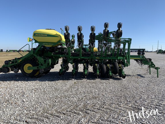 Photo of 2010 John Deere 1790