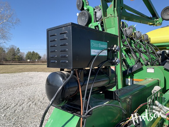 Photo of 2010 John Deere 1790